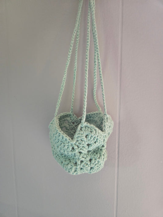 Hanging pot