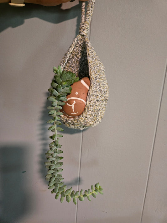 Hanging pot holder
