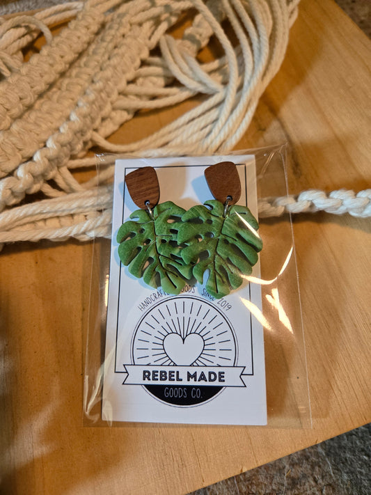 Monstera earrings